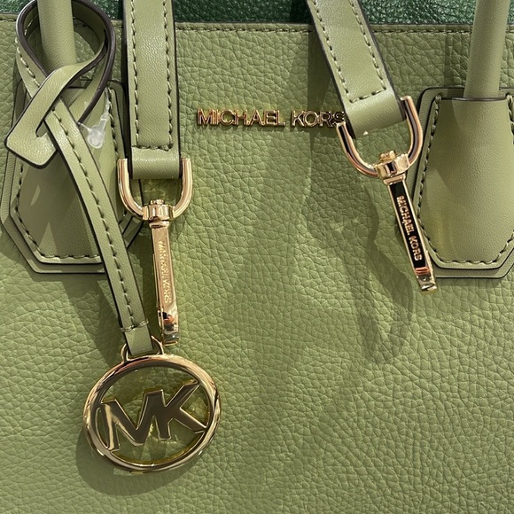 MICHAEL KORS
Mercer Md Color-Block Belted Satchel Crossbody Purse
Fern Green - Picture 3 of 16